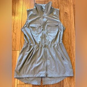 Duluth Trading Co Heather Gray Athletic Top